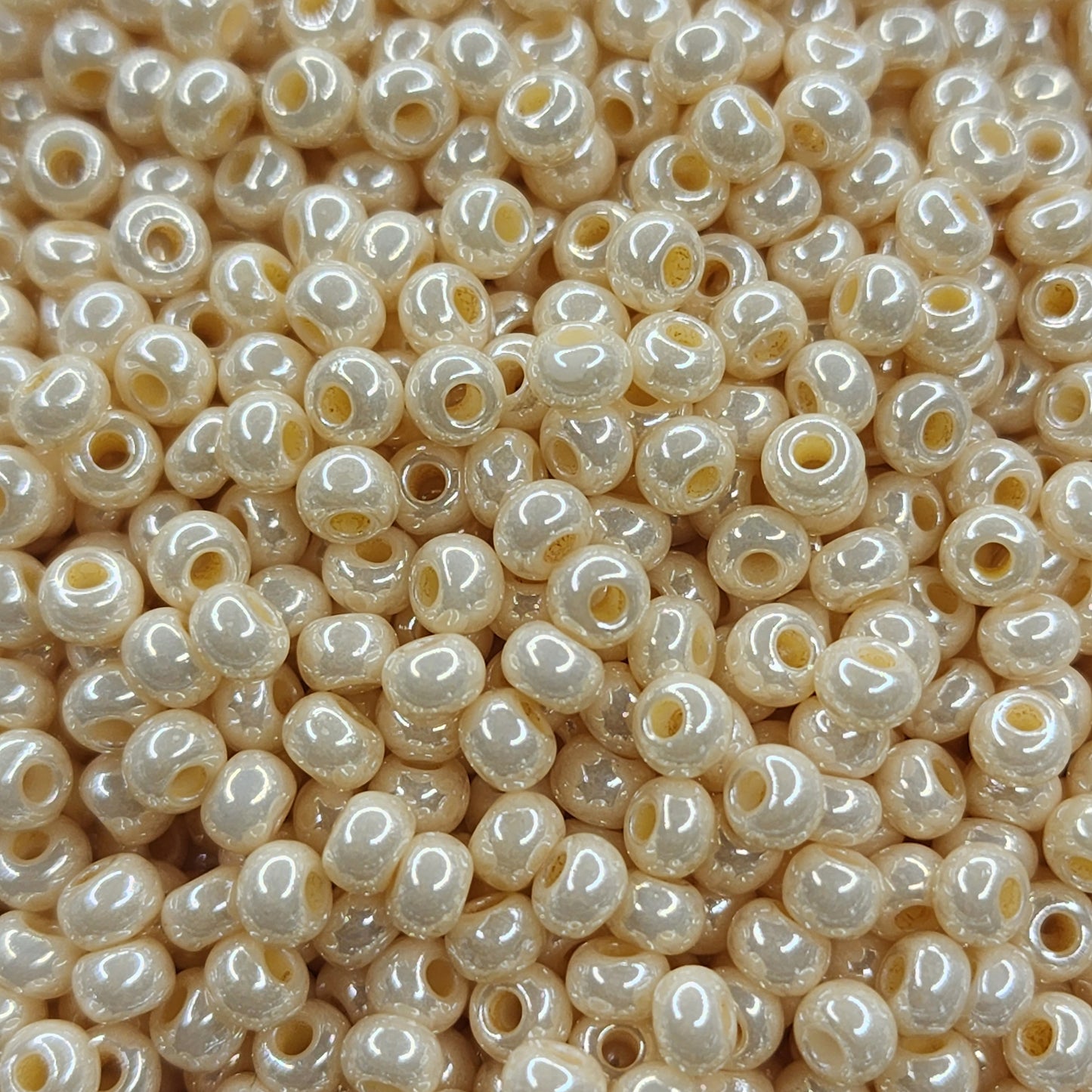 Preciosa Seed Beads - 8/0 Cream Luster